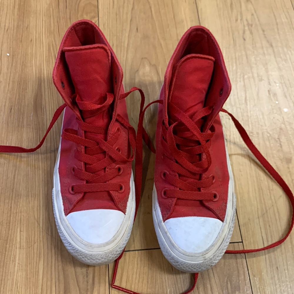 Converse Chuck Taylor II high tops red